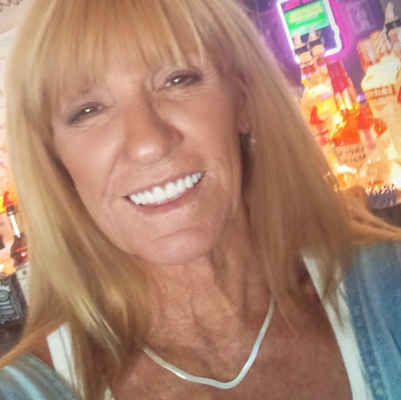 Meet your Posher, Sandy - Picture 2 of 2